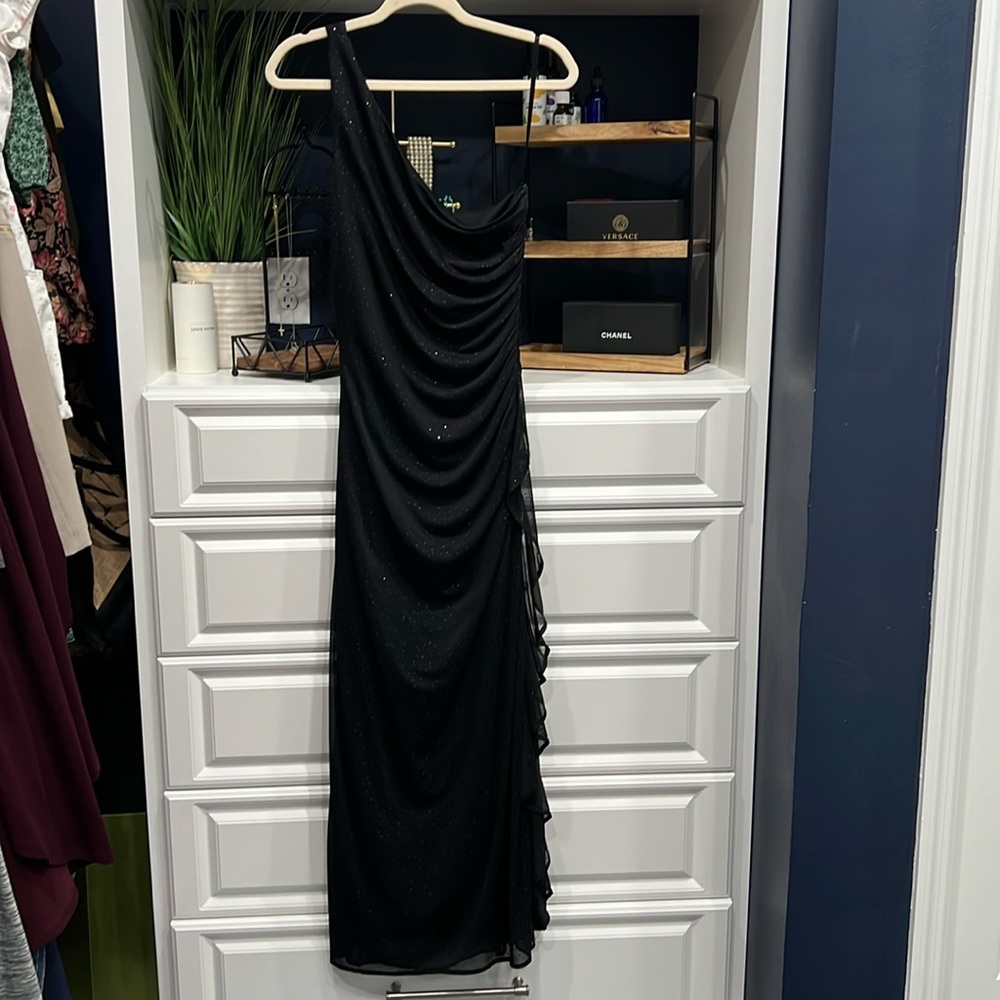 Connected appeal black dress 1 shoulder size 12 little shimmer Good Condition - Picture 1 of 10